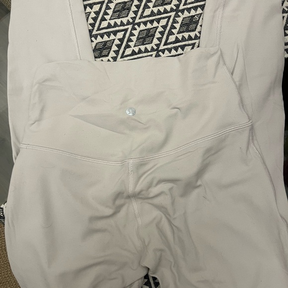 Lululemon leggings - Picture 1 of 2